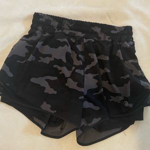Black old navy workout shorts